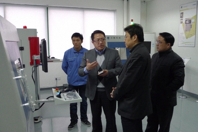 熱烈歡迎無錫新區(qū)黨工委書記許剛、鴻山街道書記平江、無錫新區(qū)科技局張局長(zhǎng)等一行蒞臨參觀指導(dǎo)