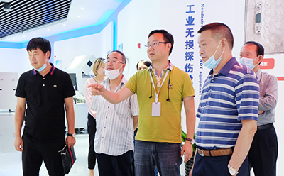 重慶市北碚區(qū)一行領(lǐng)導(dǎo)對(duì)日聯(lián)科技總部進(jìn)行參觀(guān)調(diào)研